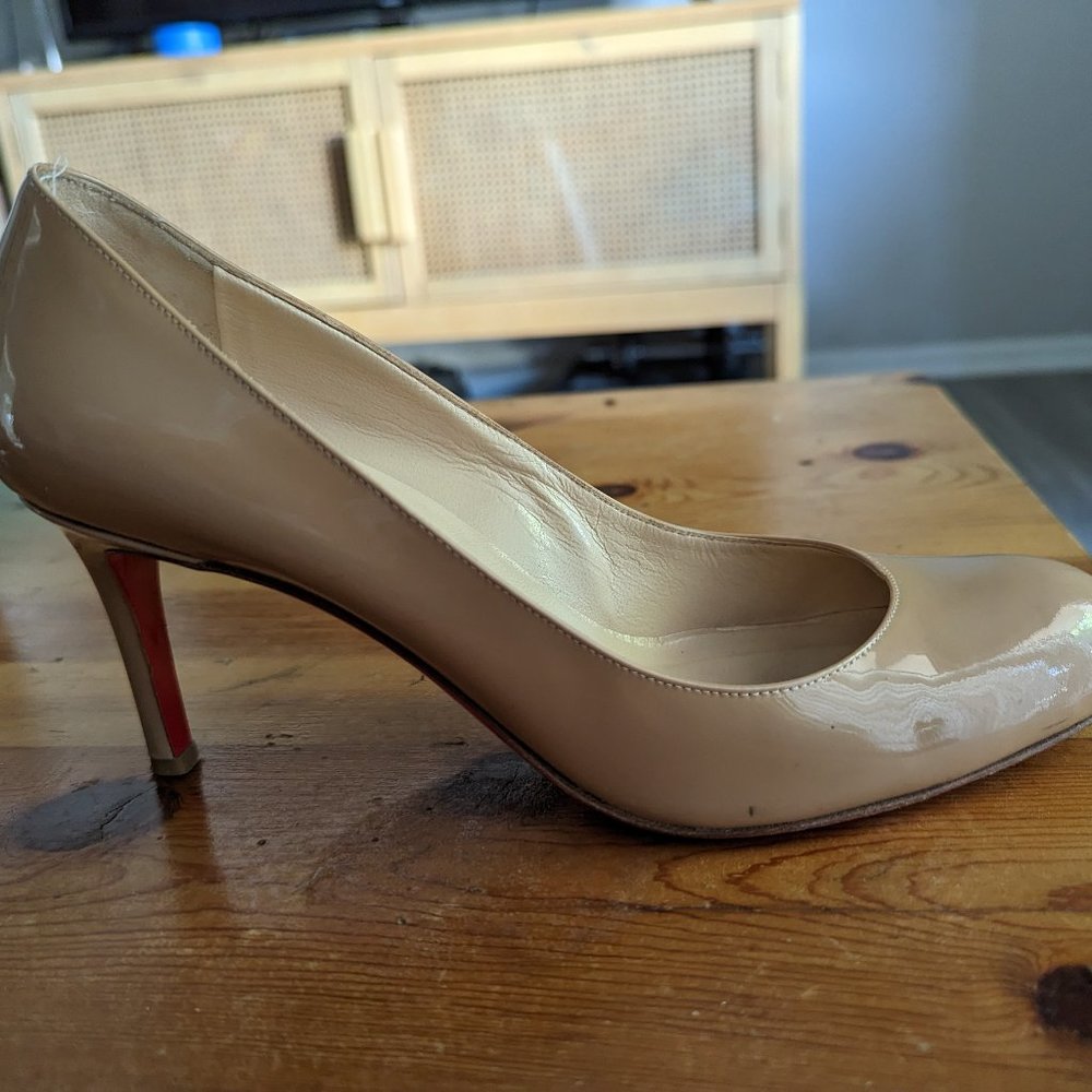 Christian Louboutin Nude Patent Leather Pumps with Red Soles - Picture 9 of 11
